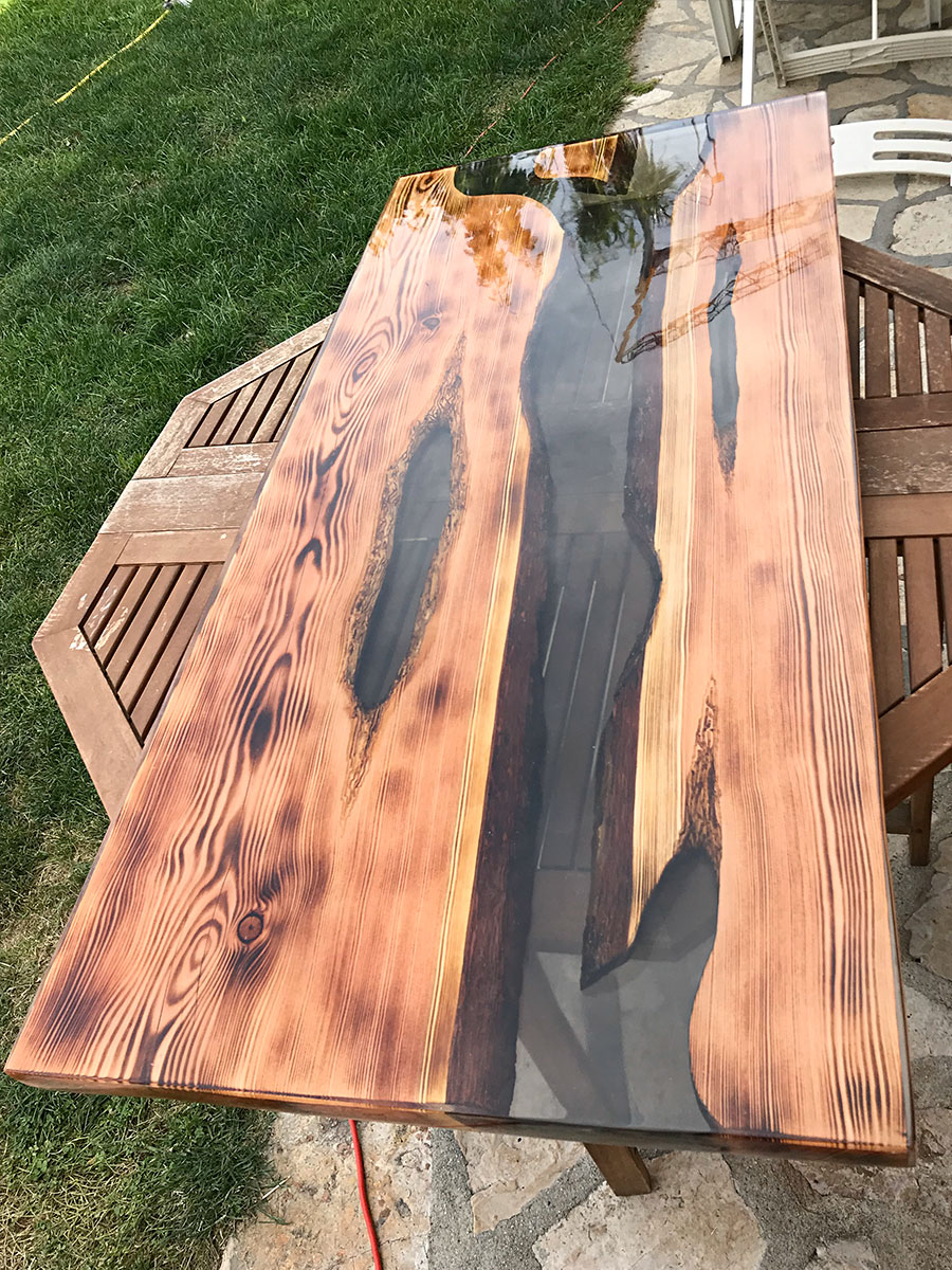 inffinity-table-12-bois-epoxy-franck-ferrigno