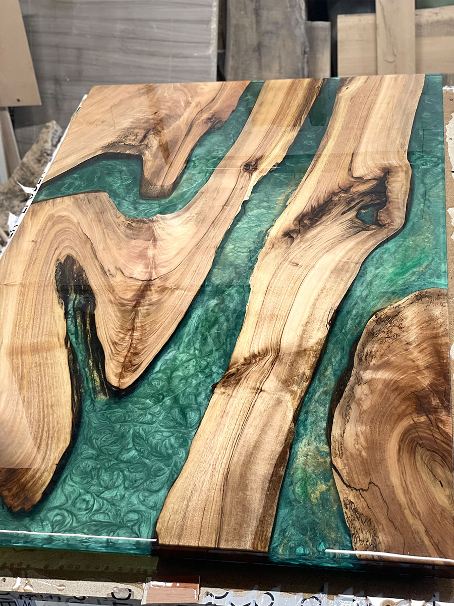 inffinity-table-13a-bois-epoxy-franck-ferrigno
